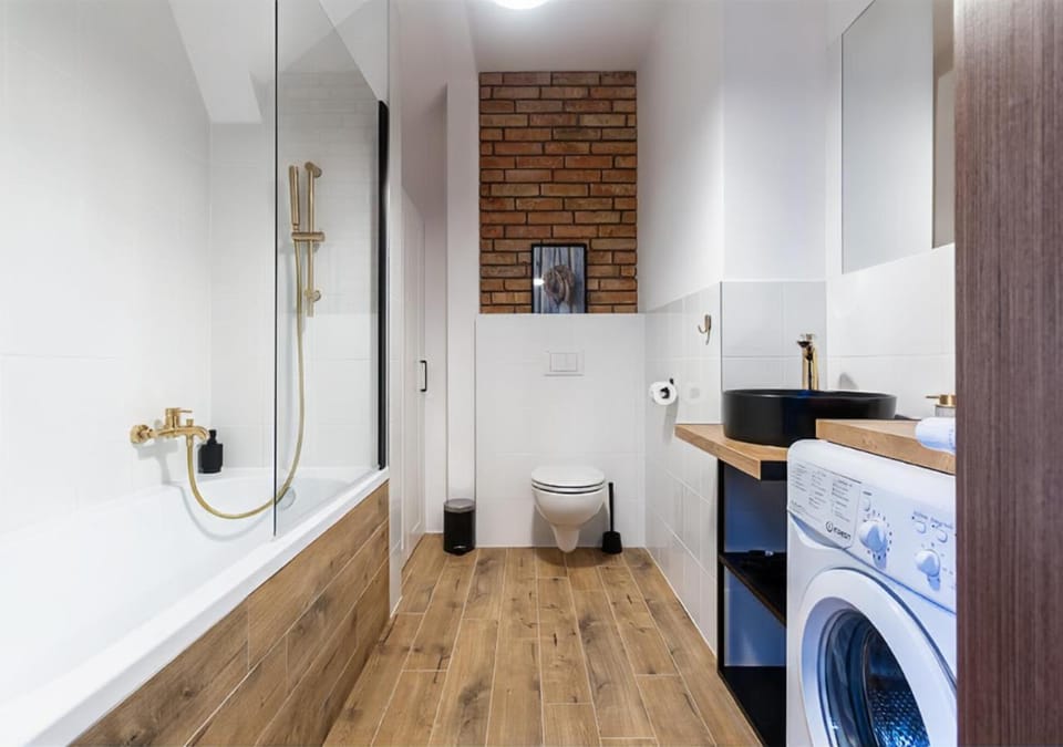 Bathroom, Kitchen or kitchenette, washing machine, dryer