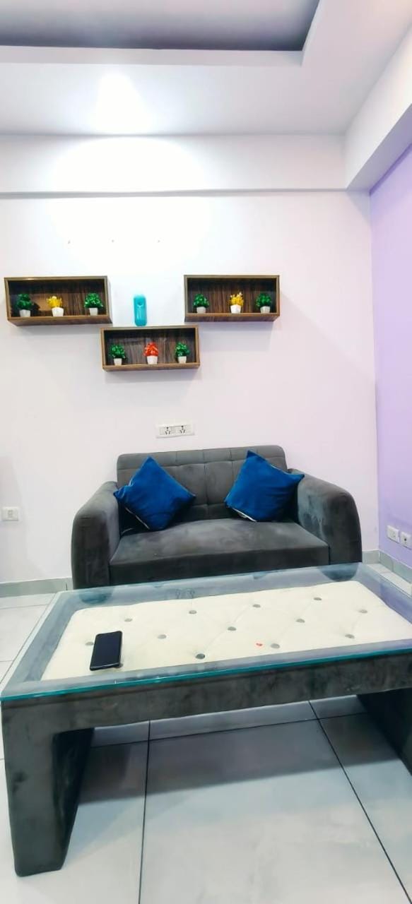 Aawas studio Apartment in Noida