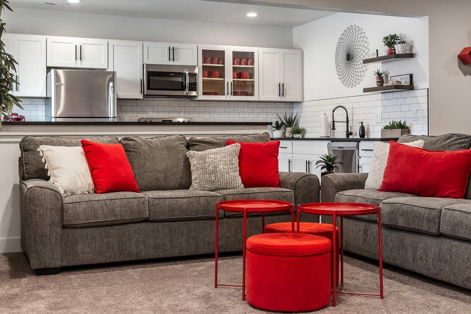 Luxury 2BR Basement Retreat Utah Lake Views House in Utah