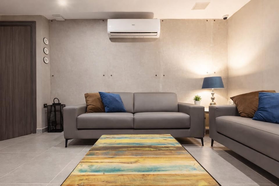 Living room, Seating area, air conditioner