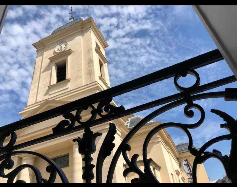 Property building, Day, Landmark view