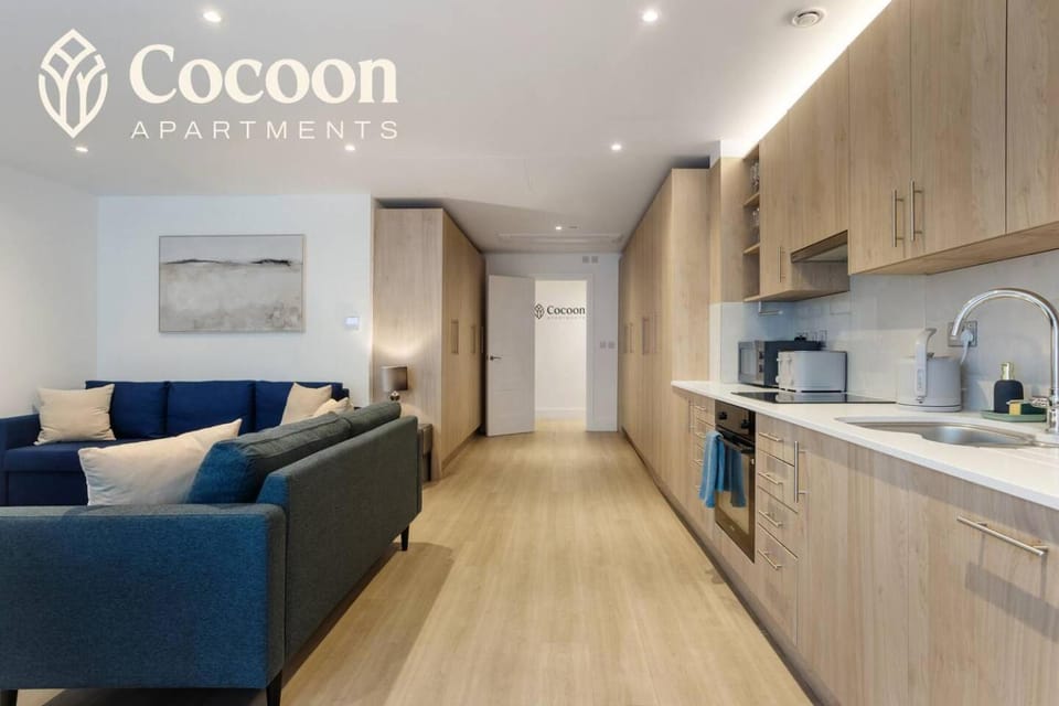 Spacious 2 BED, with A/C | Central London, Zone 1 Apartment in City of Westminster