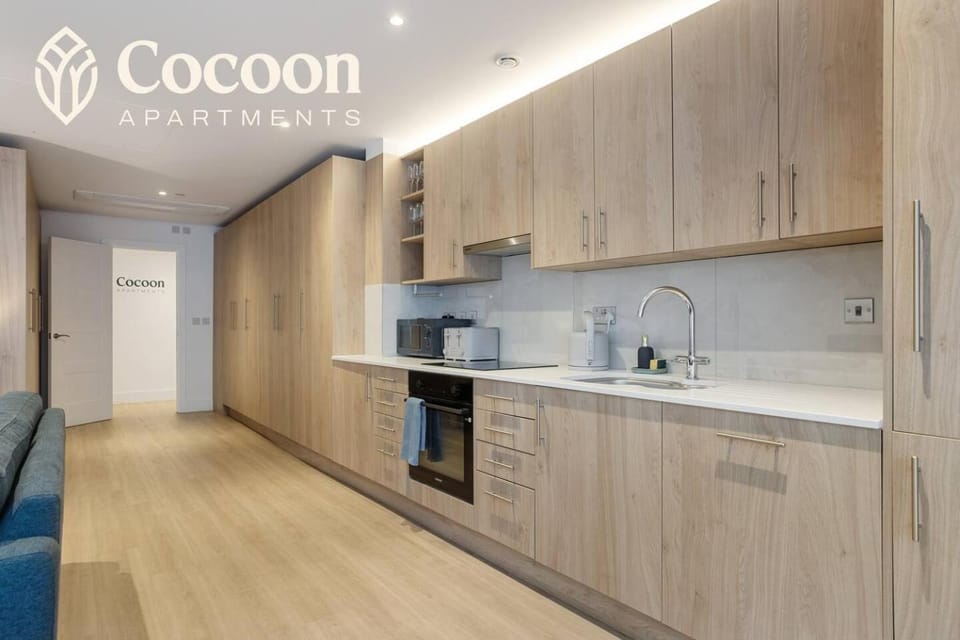 Spacious 2 BED, with A/C | Central London, Zone 1 Apartment in City of Westminster