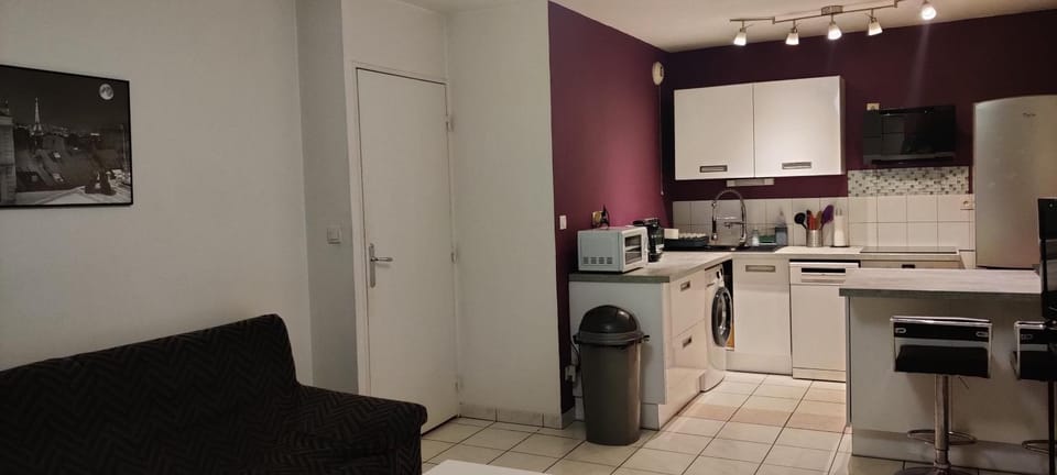 Kitchen or kitchenette, Seating area