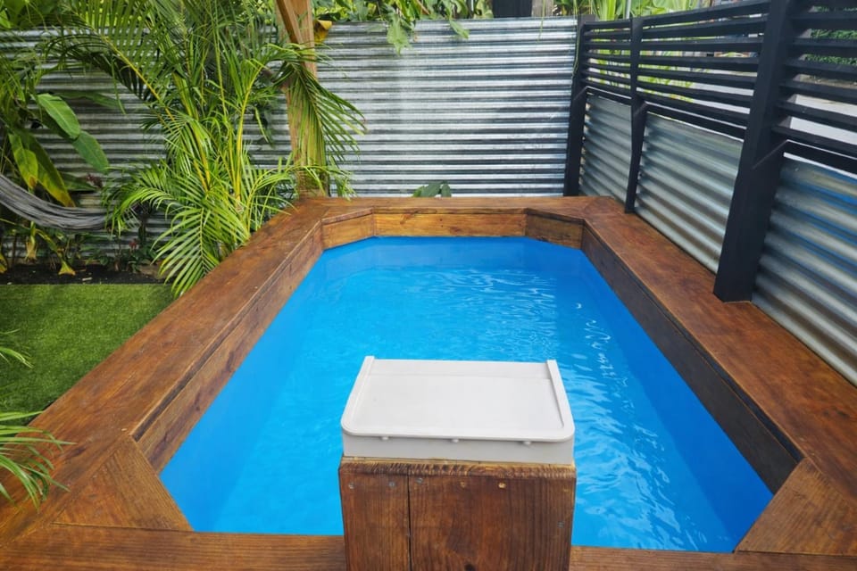 Swimming pool, Swimming pool