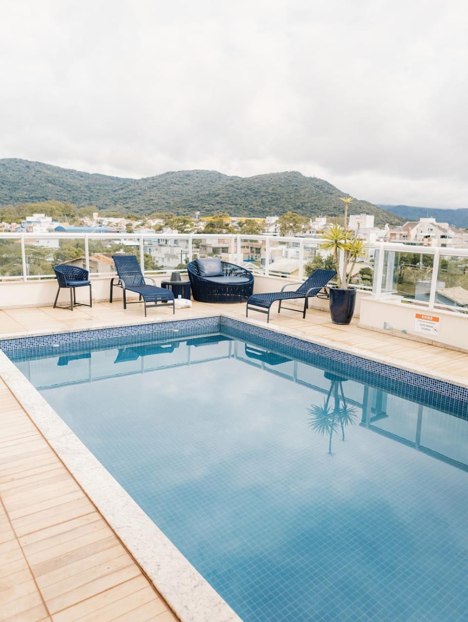 Large penthouse, 100 meters from the beach with pool Apartment in Florianopolis