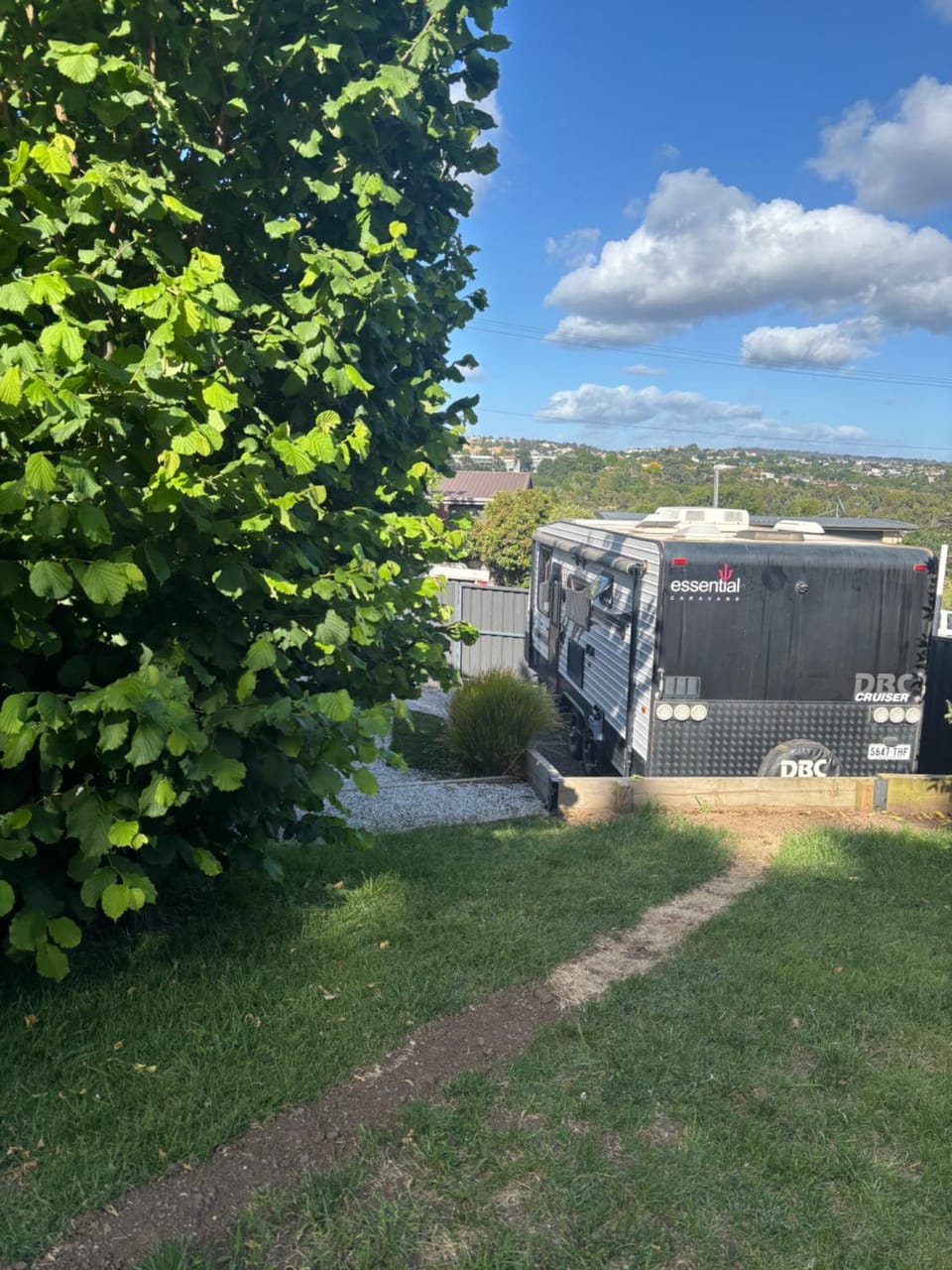 Modern 4 Berth Van close to CBD Campground/ 
RV Resort in Tasmania