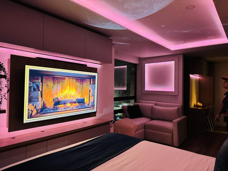 Communal lounge/ TV room