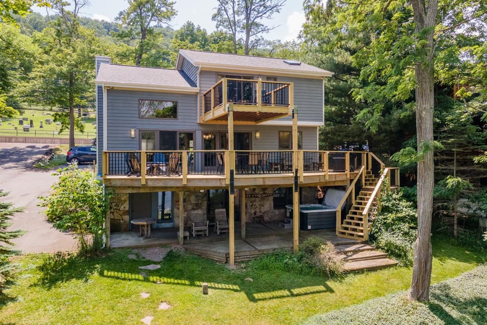 Traditions on the Lake House in Deep Creek Lake