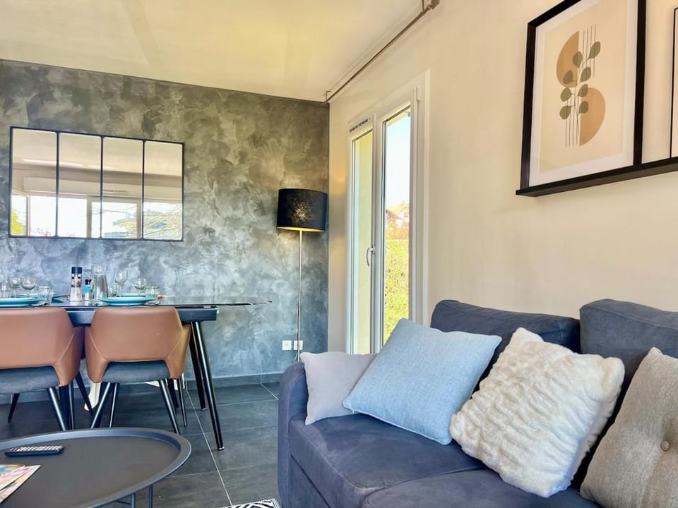 Sunny 2-room apartment, terrace, garden Apartment in Haute-Savoie