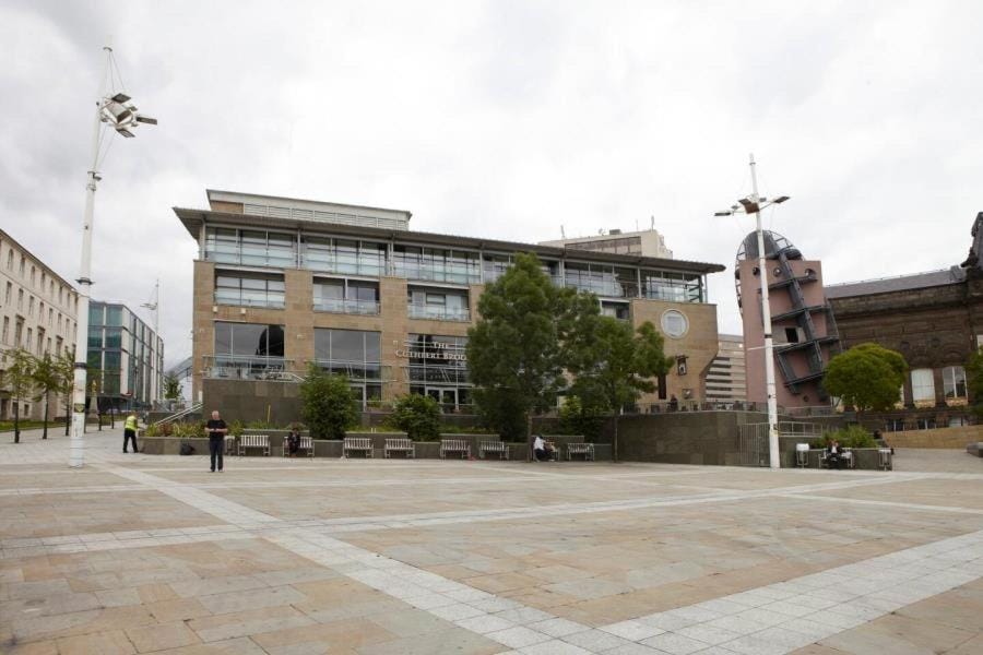 2 Bedroom Apartment for Long Stays Leeds Apartment in Leeds
