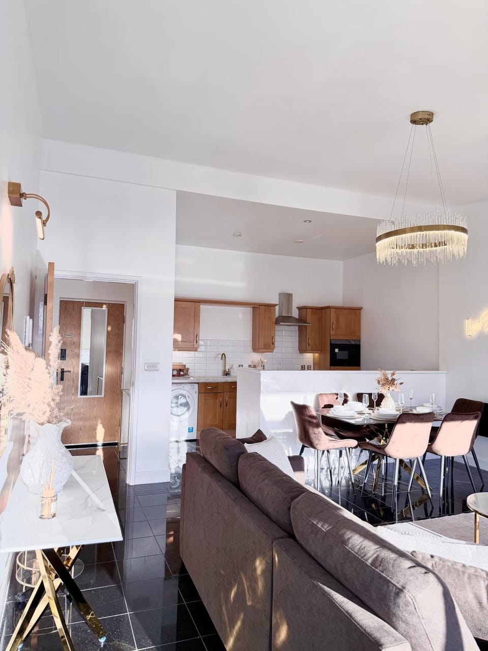 2 Bedroom Apartment for Long Stays Leeds Apartment in Leeds