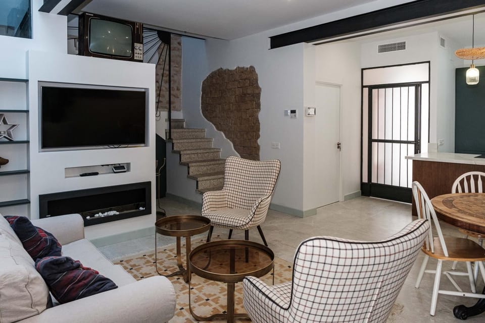 Communal lounge/ TV room