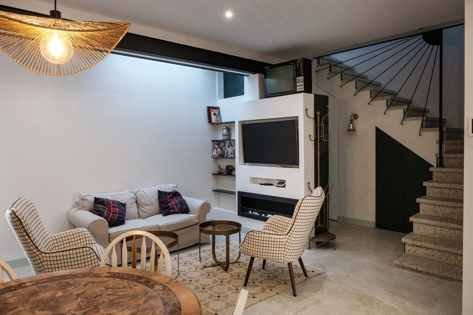 Communal lounge/ TV room