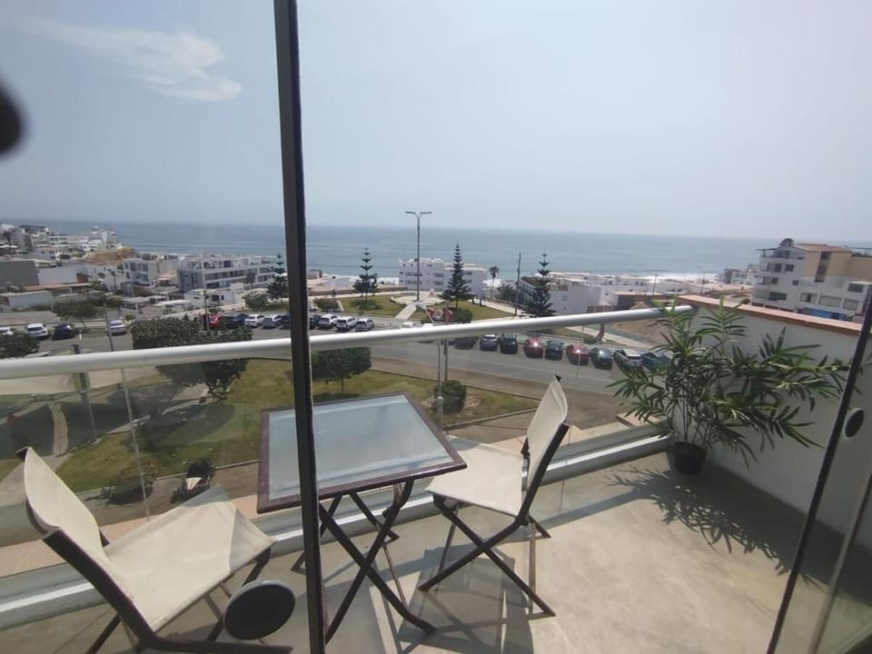 Apartment facing Mirador Analí Apartment in Punta Hermosa