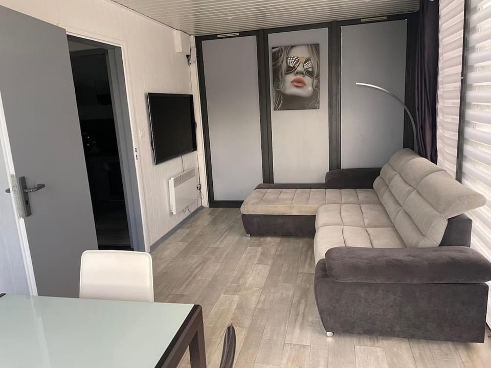 Chaleureuse annexe contemporaine Apartment in Grand Est