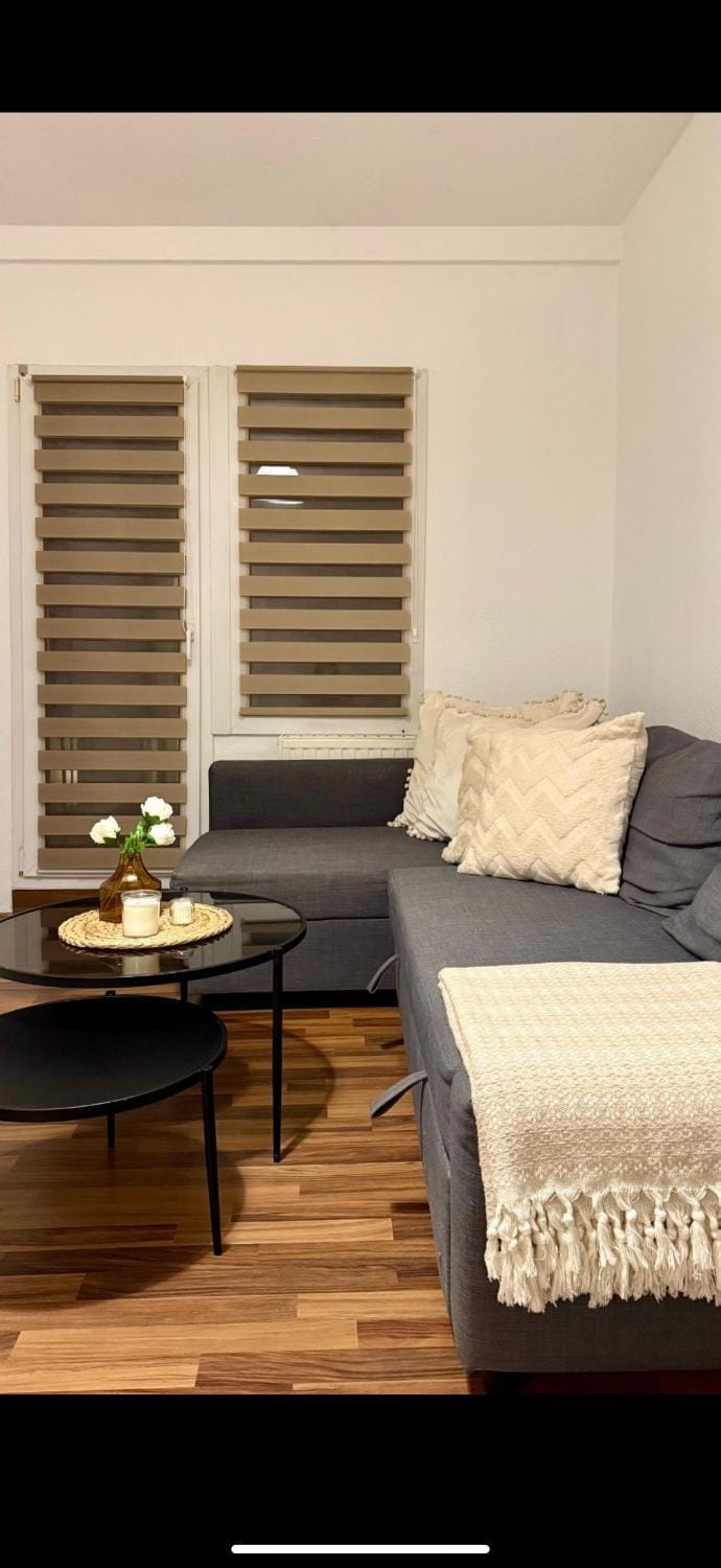 Bed, Living room