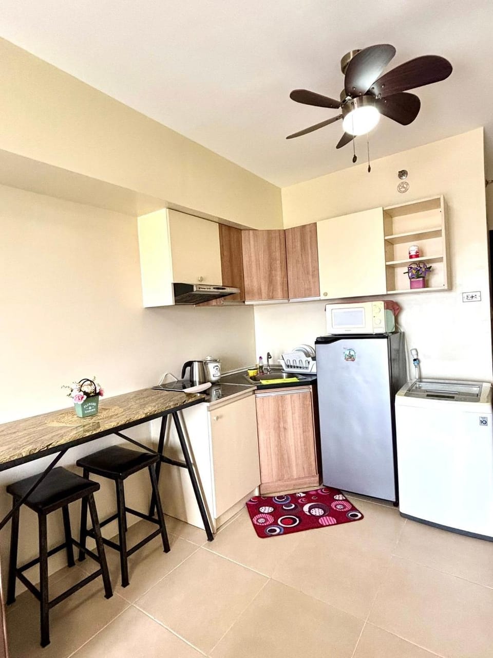 Kitchen or kitchenette