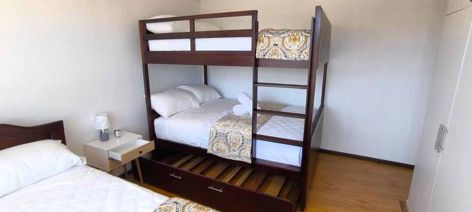 Bed, Bedroom, bunk bed, towels