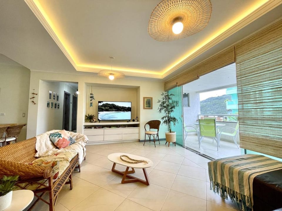 Apartamento do Sol - Alto padrão, piscina, 3 quartos, 220m da praia no centro de Bombinhas Apartment in Bombinhas