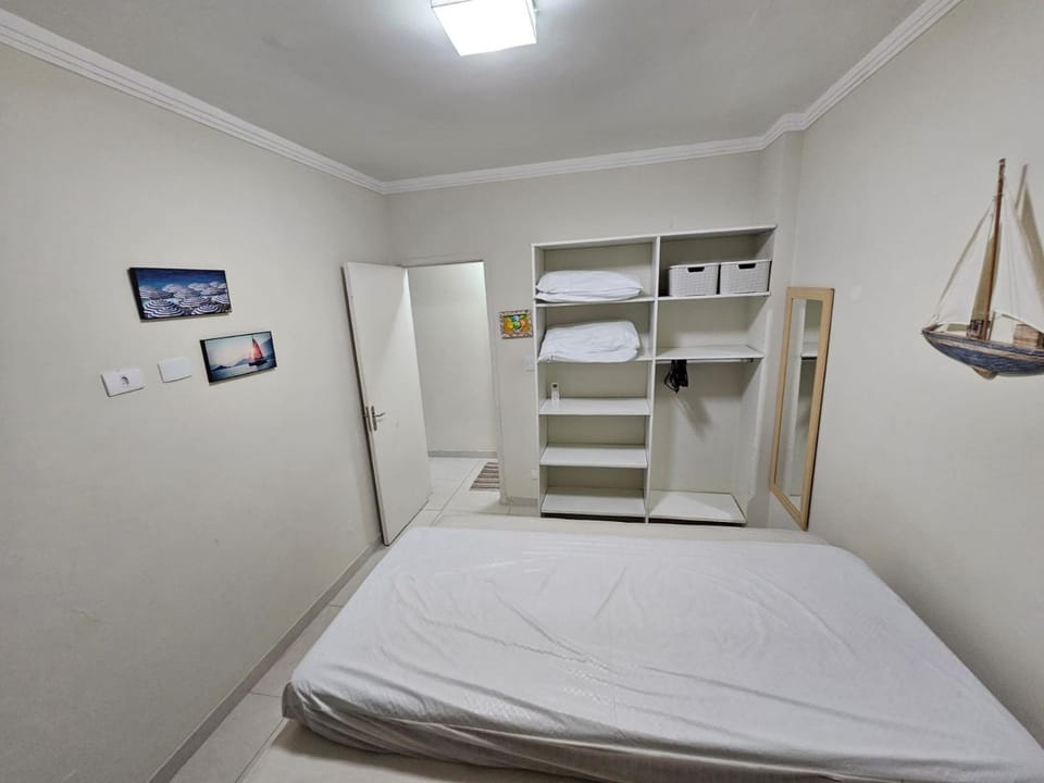 Apartamento 50m da Praia do Tombo Apartment in State of São Paulo