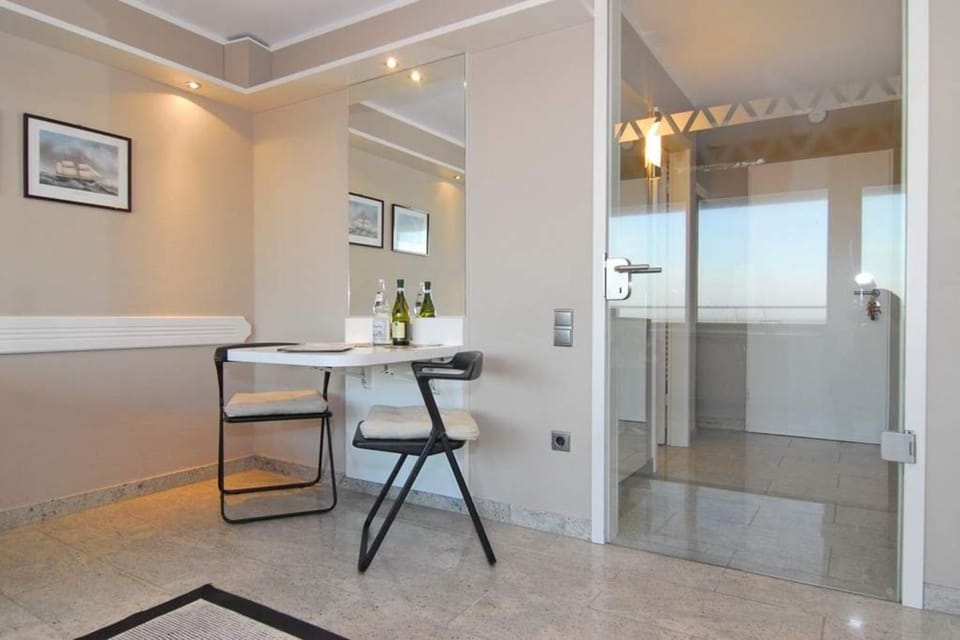 Metropol, Whg 250, Landseite mit Inselblick 10OG Apartment in Westerland