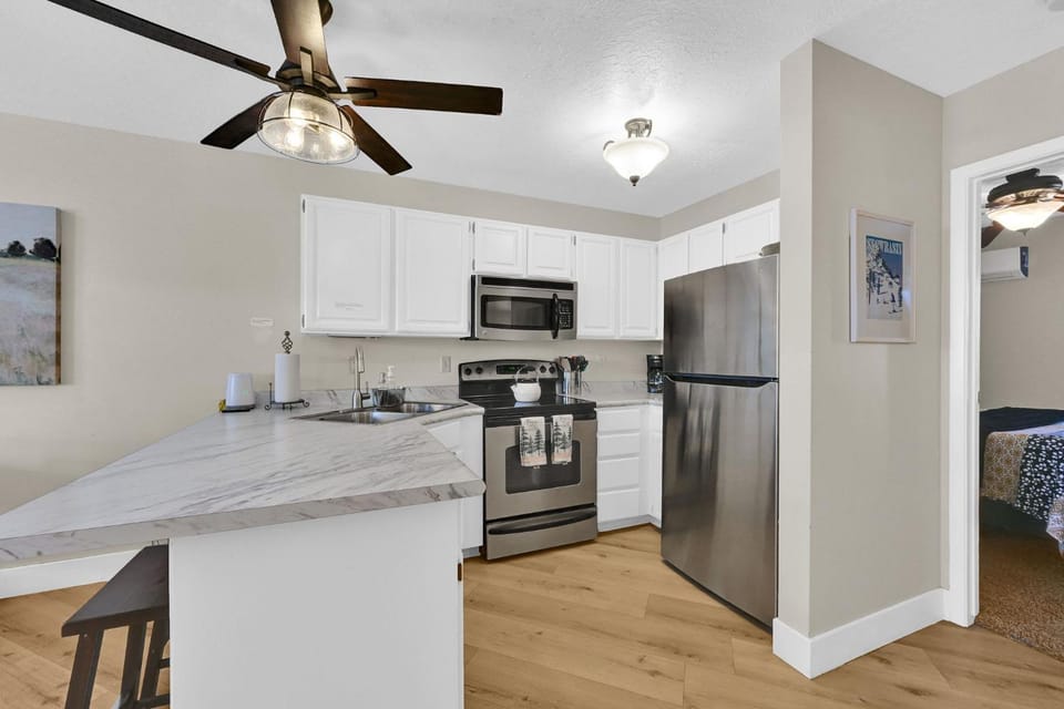 Eden Valley Condo Mountain Views Hot Tub & Family Fun House in Utah