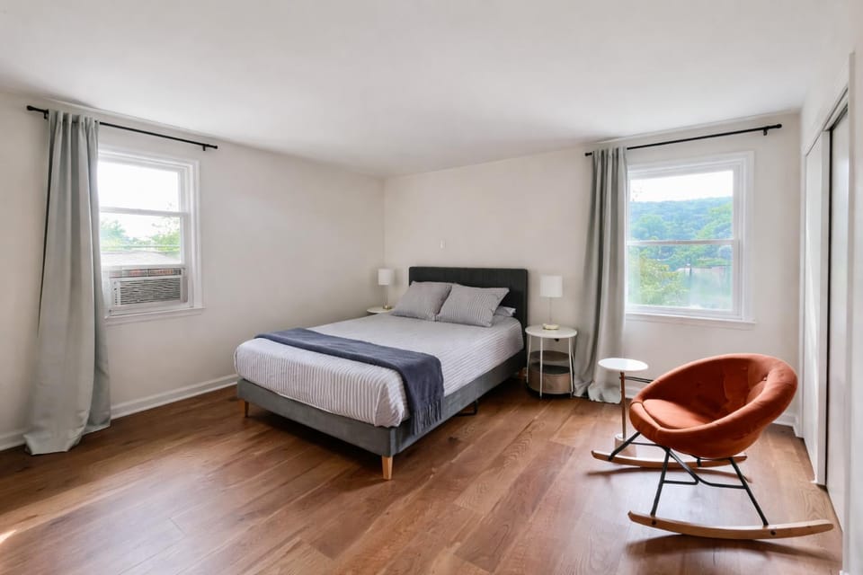 Bed, Photo of the whole room, Bedroom