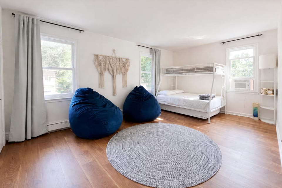Bed, Photo of the whole room, Bedroom, bunk bed