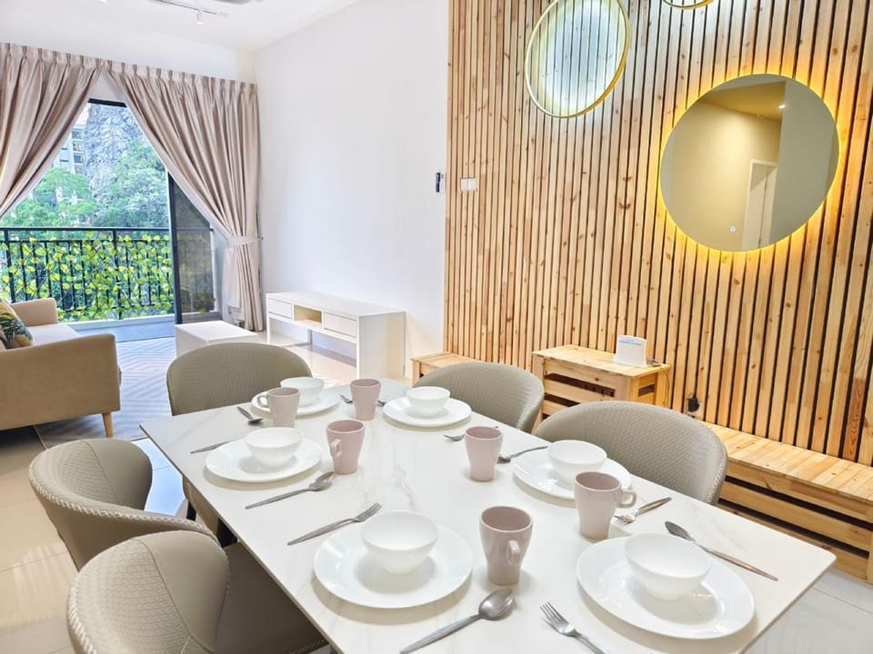 Living room, Dining area