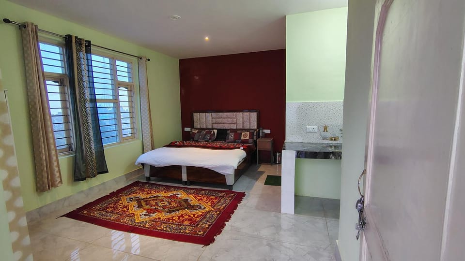 Dhauladhar Mountain Bliss Home Naddi Dharmshala Apartment in Himachal Pradesh