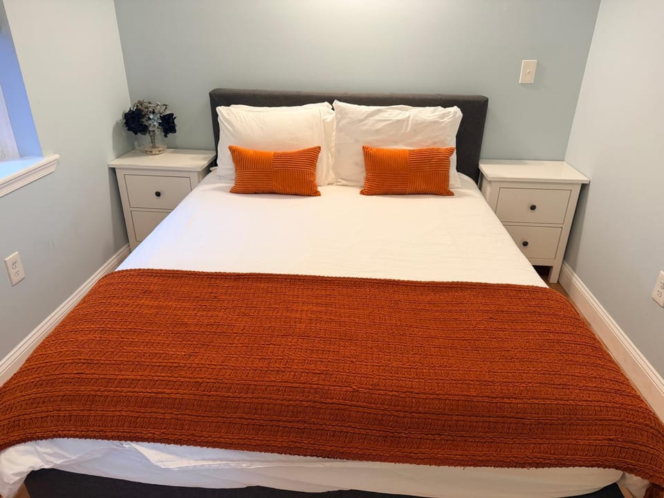 Bed, Bedroom