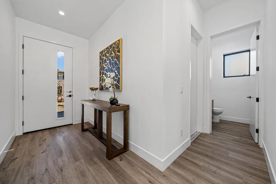 5BR Gorgeous Melrose Villa with Parking Villa in West Hollywood