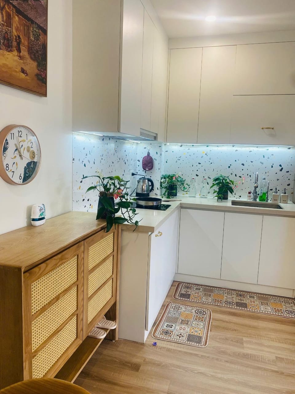 Kitchen or kitchenette