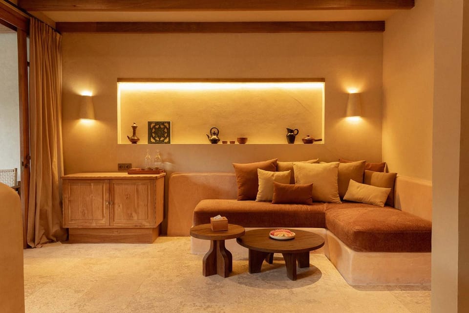 Living room, Seating area