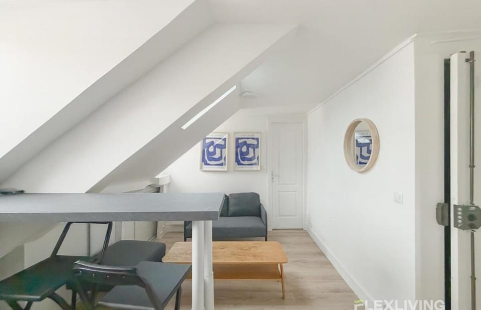 Immeuble Saint-martin Apartment in Paris