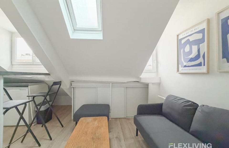 Immeuble Saint-martin Apartment in Paris