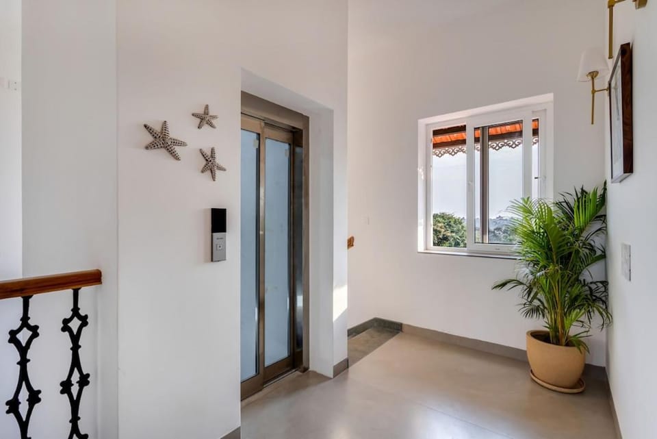 Villa Avyan by Hireavilla - Luxury 4BHK with Pool 5 mins from Assagao Villa in Goa, India
