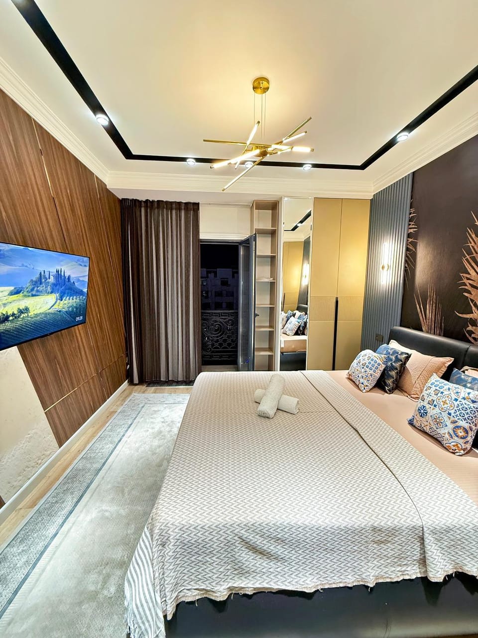 Bed, TV and multimedia, Photo of the whole room, Bedroom, wardrobe, air conditioner