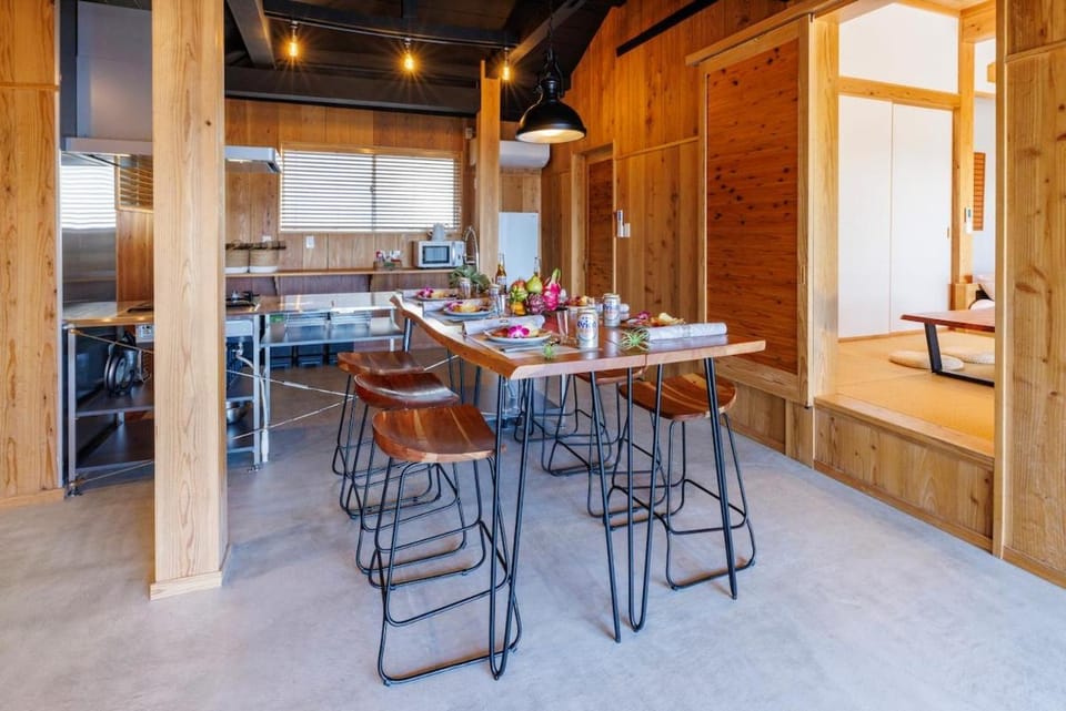 オーシャンビュー古民家 和室付き最大6名 海を望む癒しの一棟貸し Parking3台 喜安の家 House in Okinawa Prefecture
