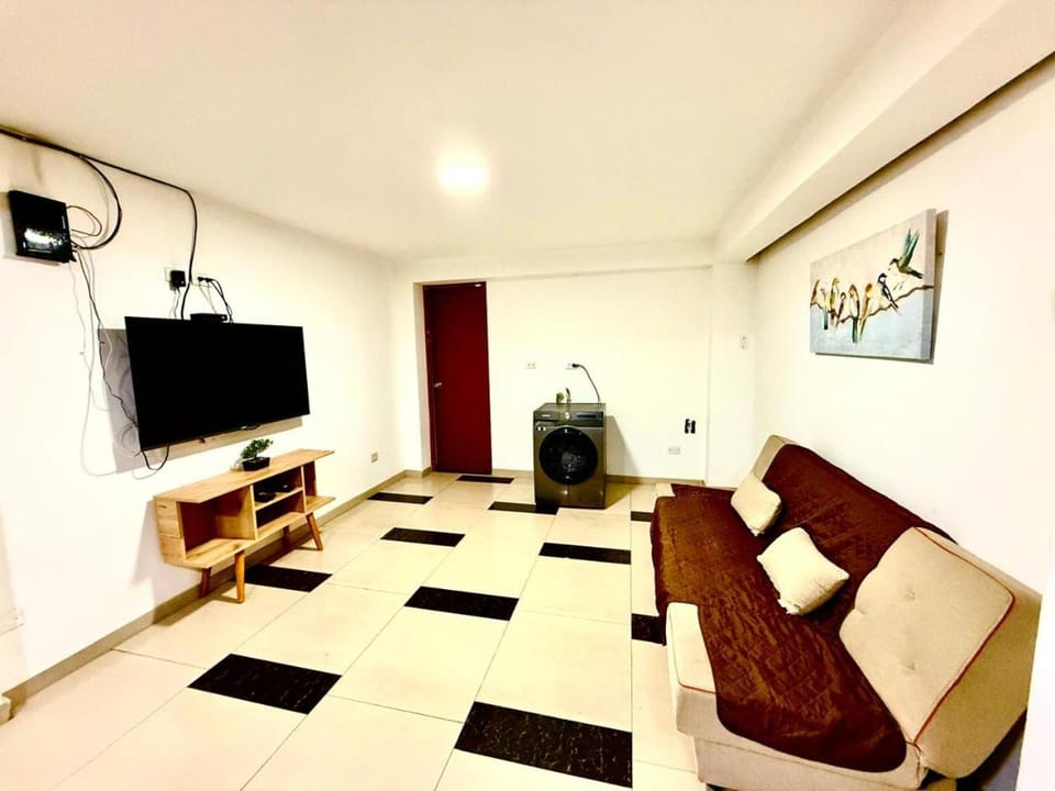Communal lounge/ TV room, TV and multimedia, Living room, Seating area