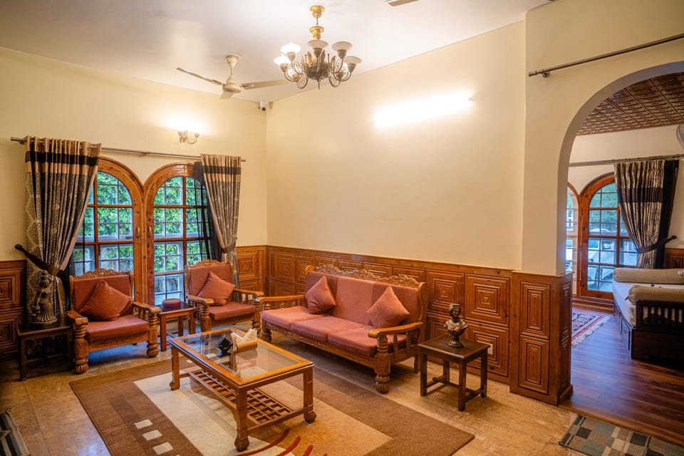 Communal lounge/ TV room, Living room, Seating area