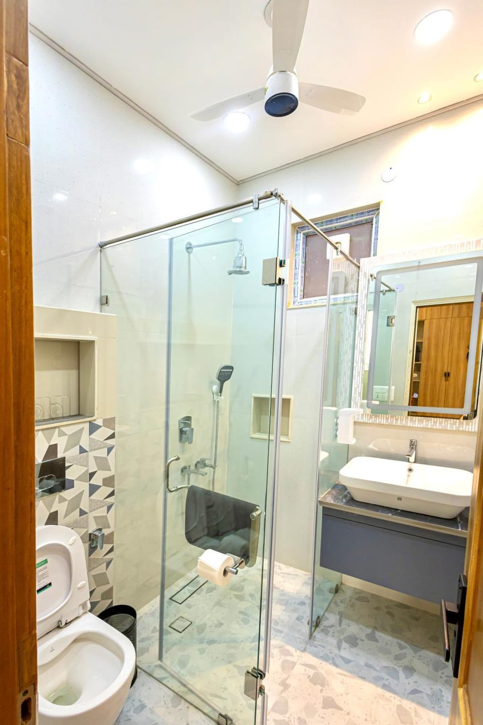 Shower, Toilet, Bathroom