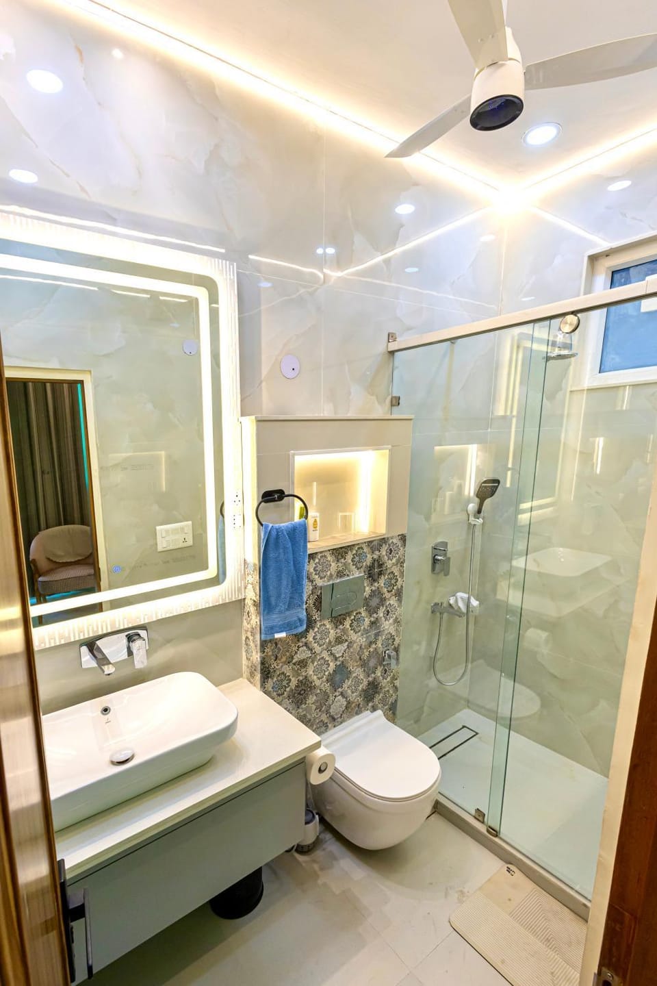 Shower, Toilet, Bathroom
