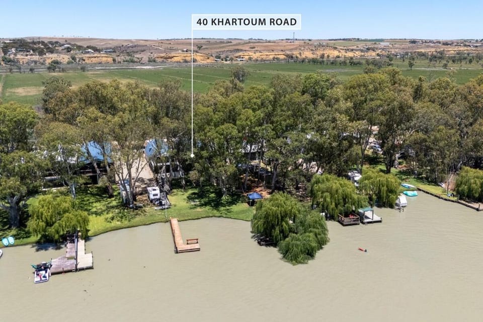 Riverside - Waterfront Luxury House in Mannum