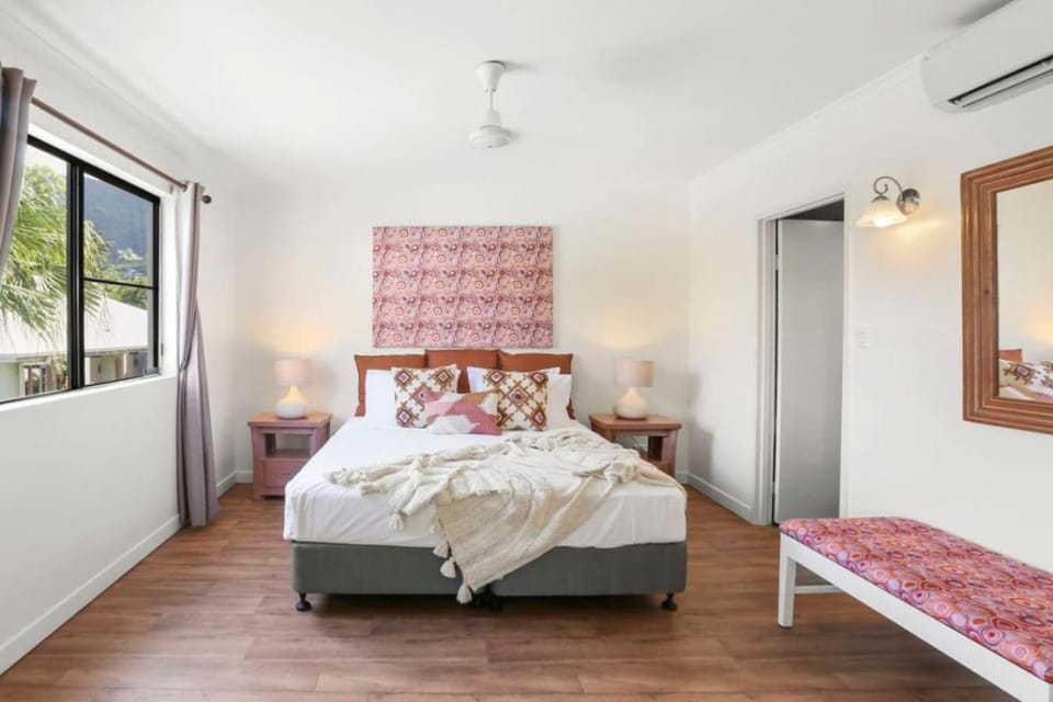 Bed, Photo of the whole room, Bedroom, towels, air conditioner