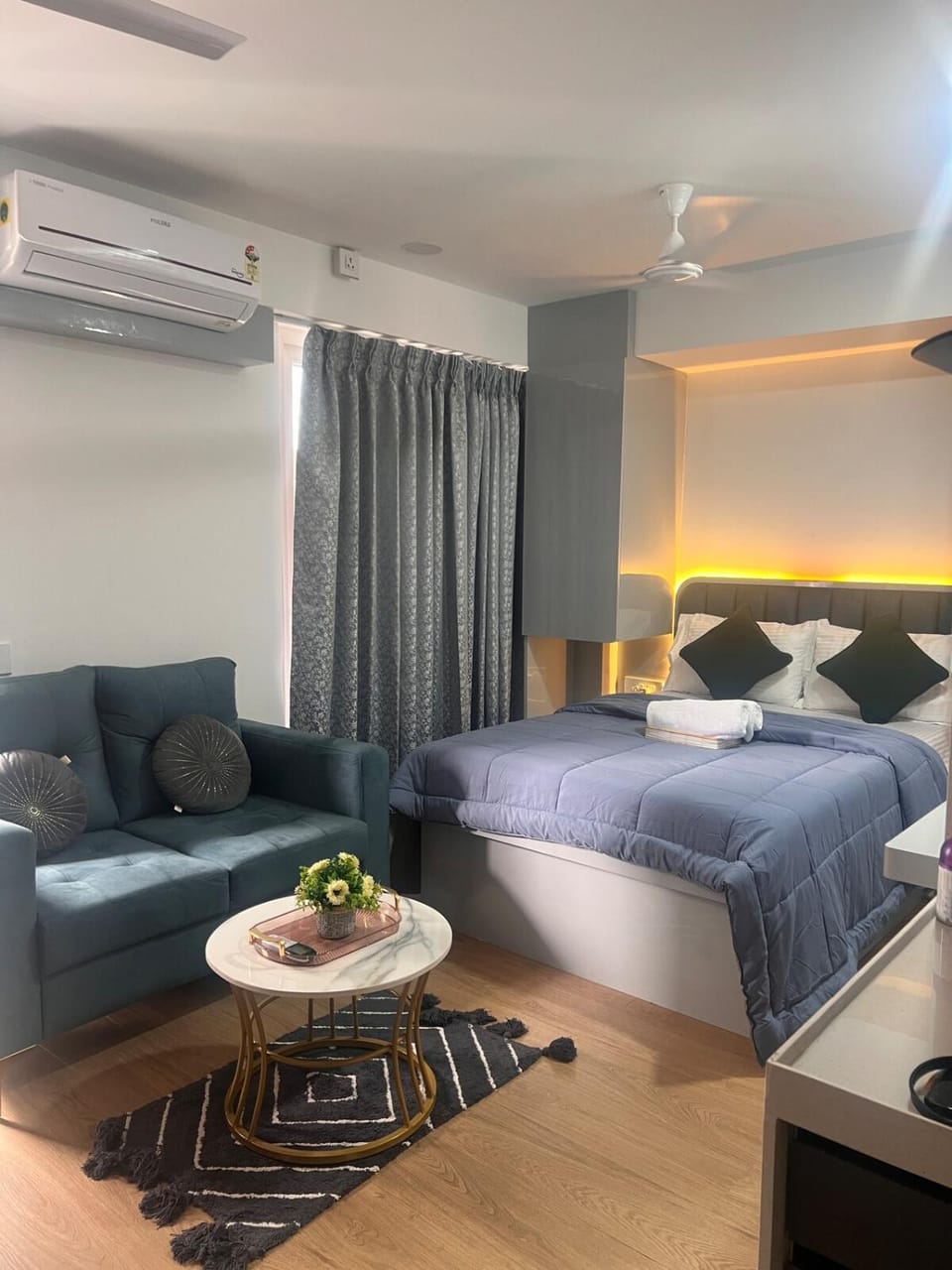 NEON - Nirvana Stays With PVT Balcony -1 Km from Airport Apartment in Pune