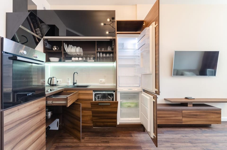 dishwasher, microwave, pet friendly, stove