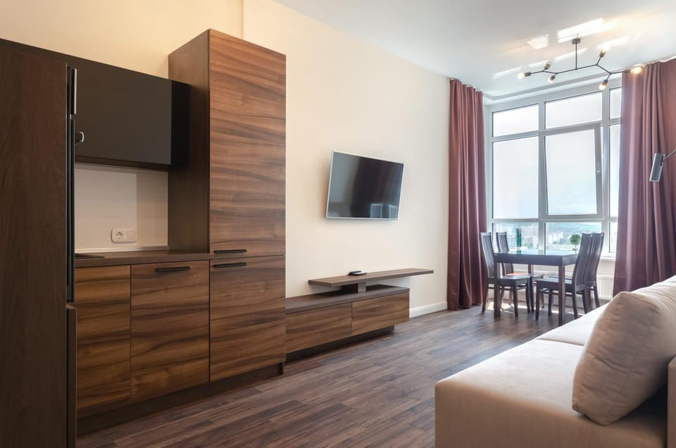 TV and multimedia, Living room, Seating area, Dining area