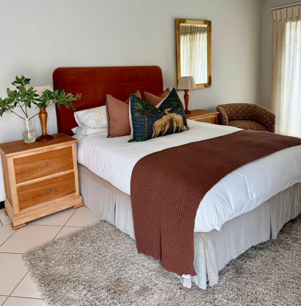 Private African Retreat at 3000ha Mangweni Game Reserve Villa in South Africa